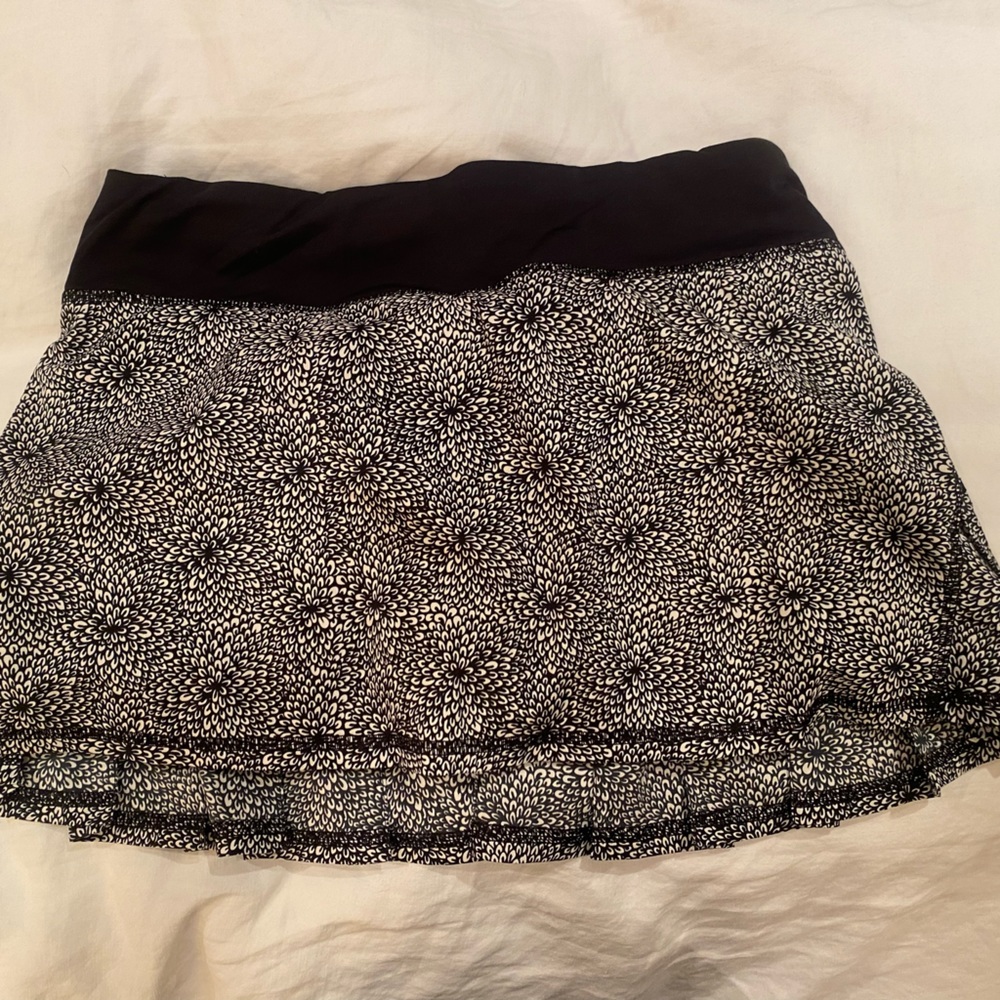 Lululemon tennis skirt size 4